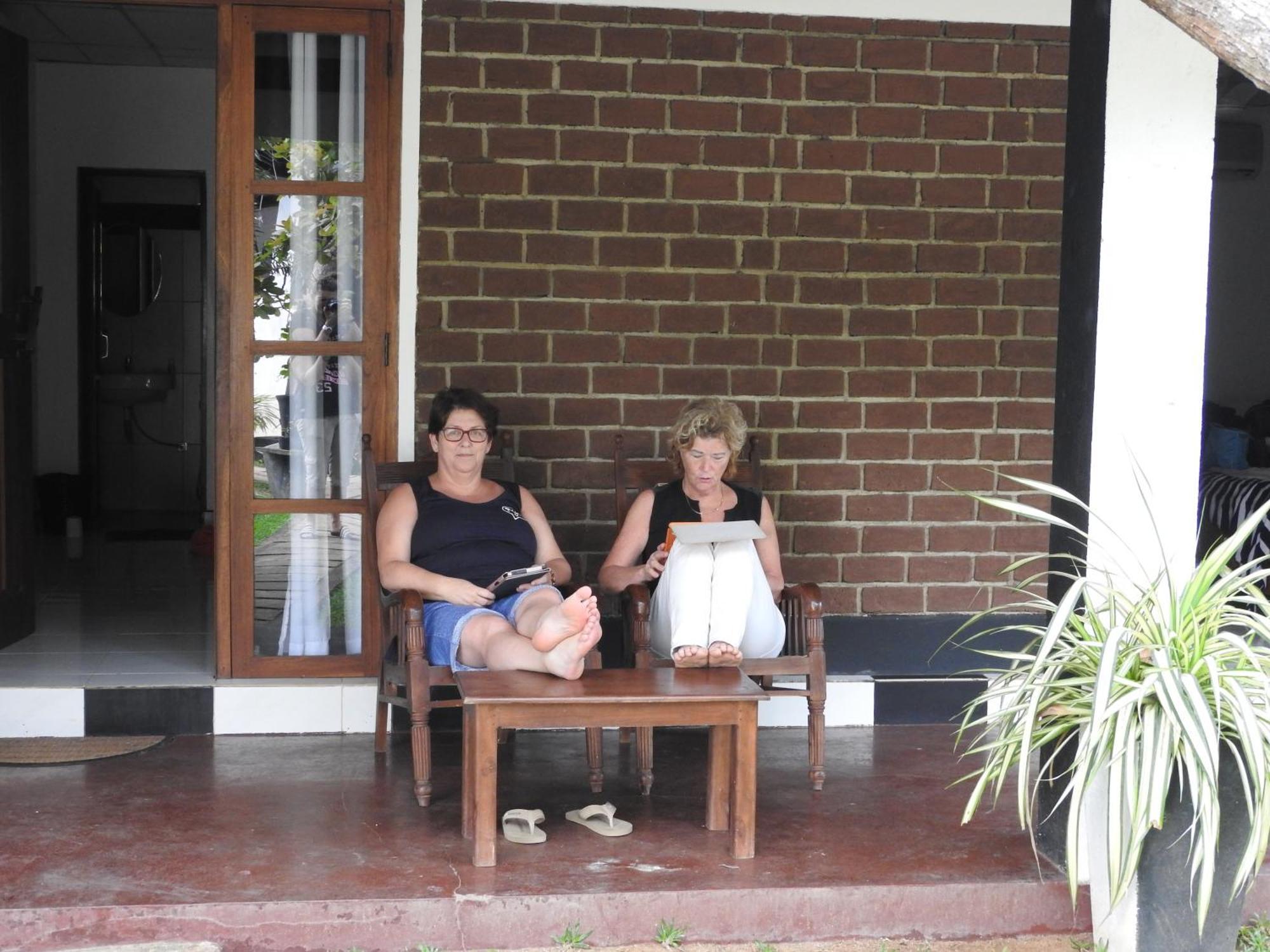Eco Hotel Black & White - Anuradhapura มิฮินตาเล ภายนอก รูปภาพ